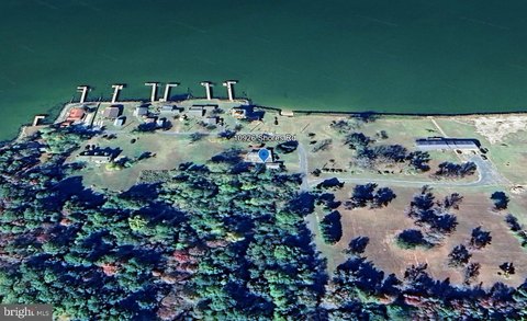 Buildable Lots with Water Access