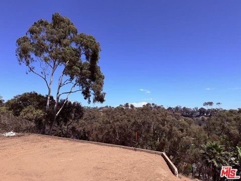 Land, Los Angeles, CA
