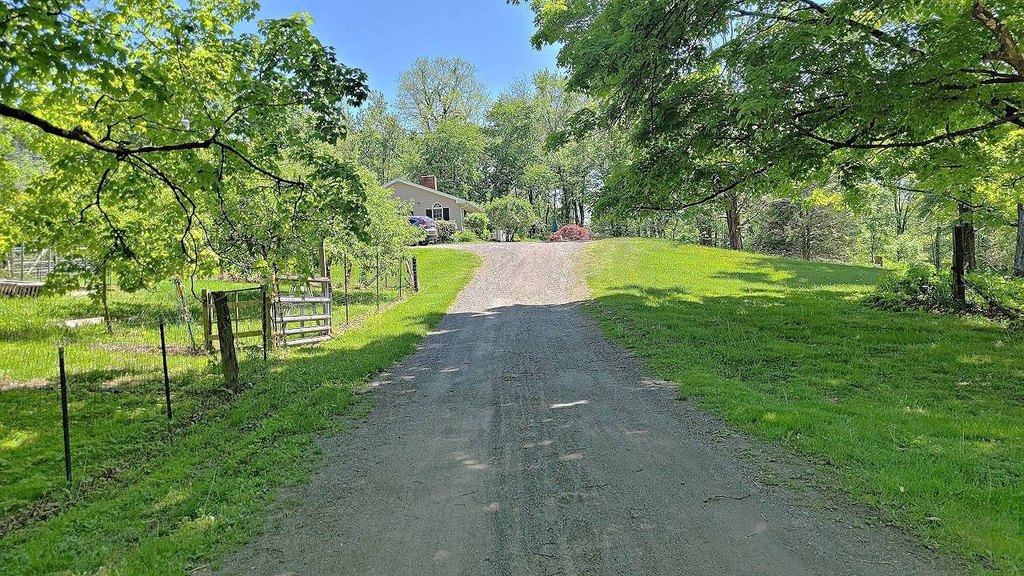 32 Old Route 199, Red Hook, NY 12571