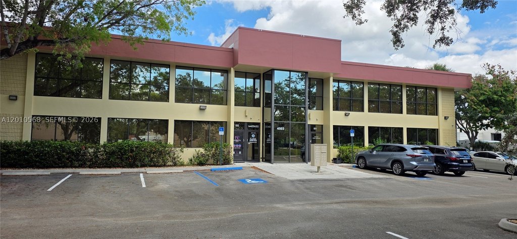 4503 NW 103Rd Ave, Sunrise, FL 33351