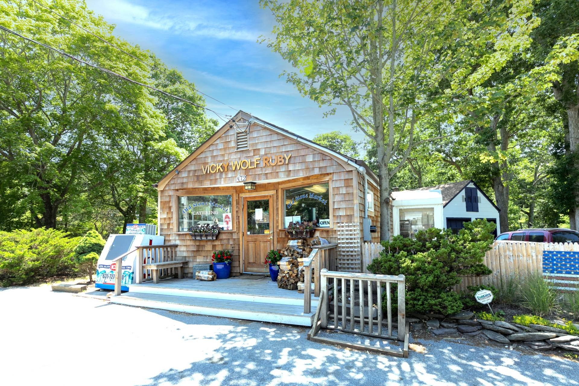 East Hampton Commercial Building Opportunity