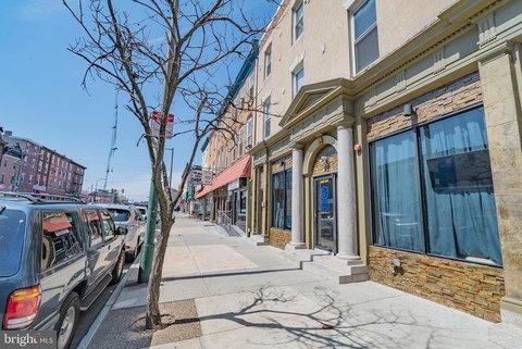 Girard Avenue Commercial Space