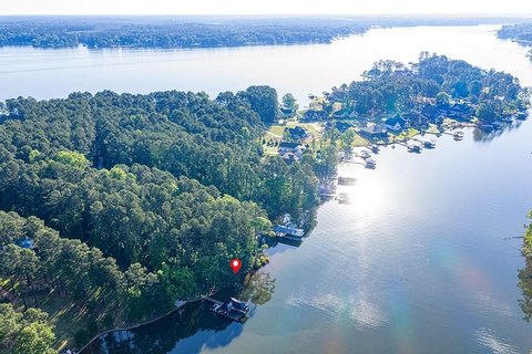 Waterfront Land in Harborside