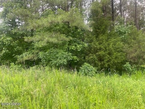 Unrestricted Land in Henderson County