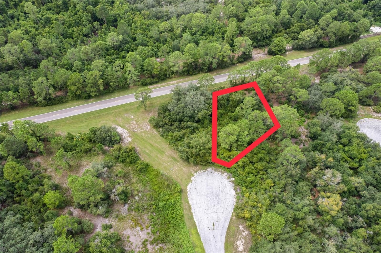 Buildable Land in Quiet Cul-de-Sac