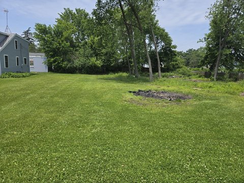 Land with Lake Rights