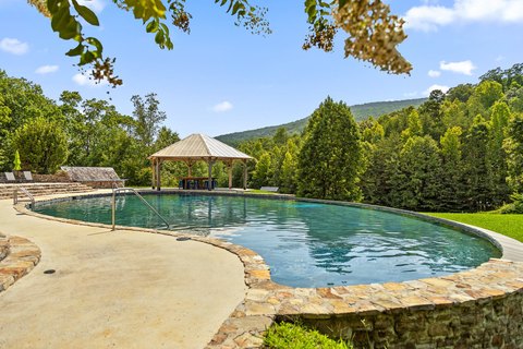 Level Lot in Cloudland Station