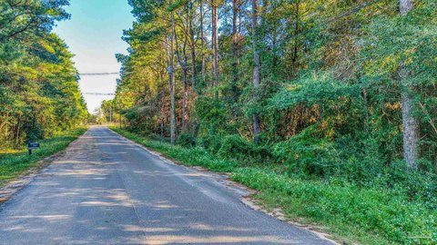 Land, Milton, FL