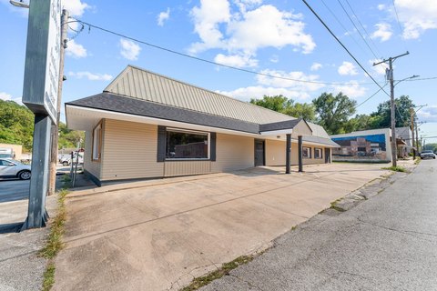 Picture of Mixed-use properties at Main St 22188, Reeds Spring, MO