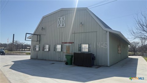 Taylor, TX Commercial Building