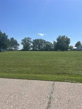 Land, ColumbusCity, IA
