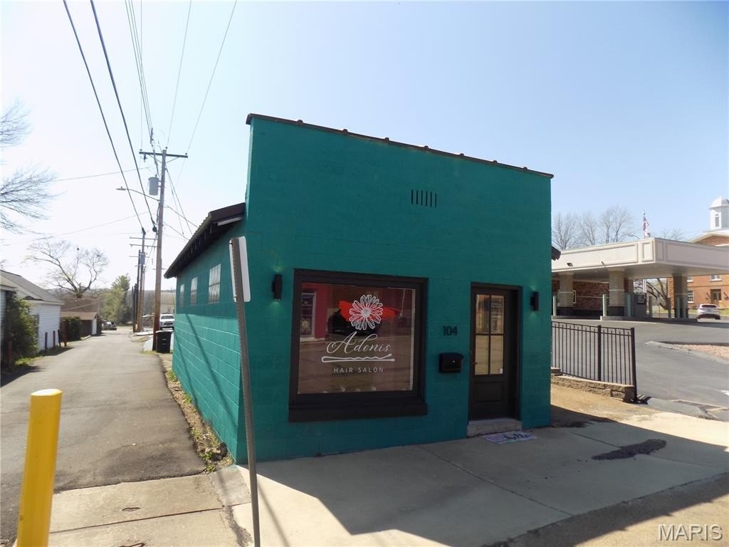 Remodeled Beauty Salon For Sale