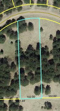 Residential Lot in Recreational Community