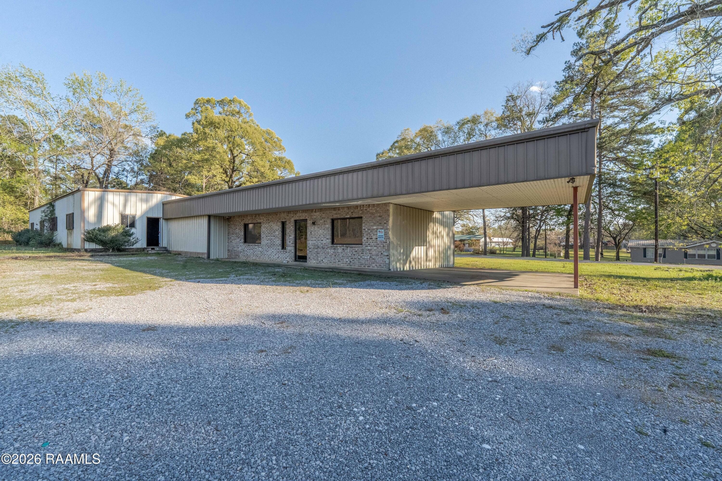 Commercial Shop on Highway 71