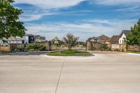 Land, Ennis, TX