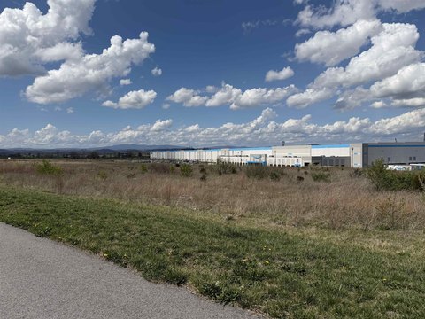 Commercial Land in Growing Area