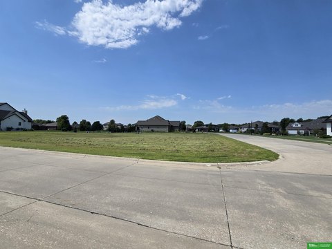 Residential Lot in Deer Pointe