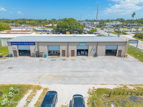 Versatile Commercial Property in Cocoa, FL