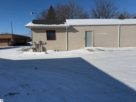 Office Suite with Outside Storage Yard