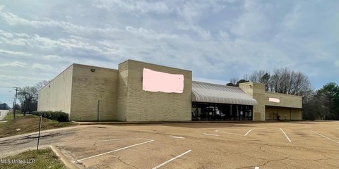 Canton Commercial Building For Lease