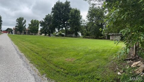 LAND - Moro, IL