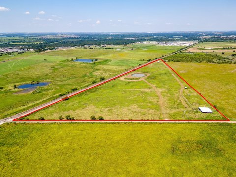 Equestrian Ranch Land with Two Barns