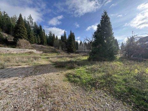 Flat Lot in Mt Shasta