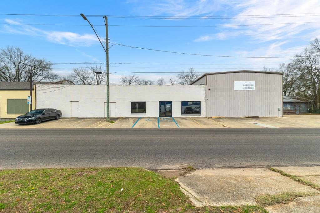 Versatile Warehouse Near Downtown Laurel