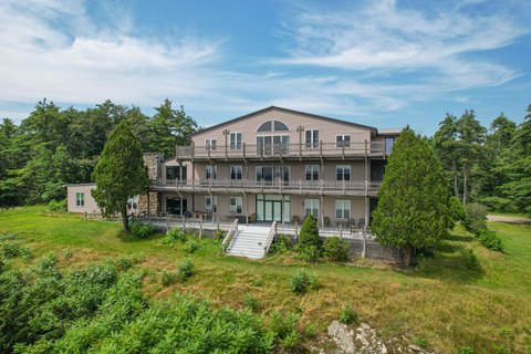 Iconic Sky-Hy Conference Center