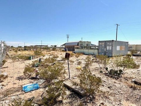 Oversized Corner Lots in Pyote