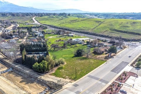 Commercial Land Zoned CS