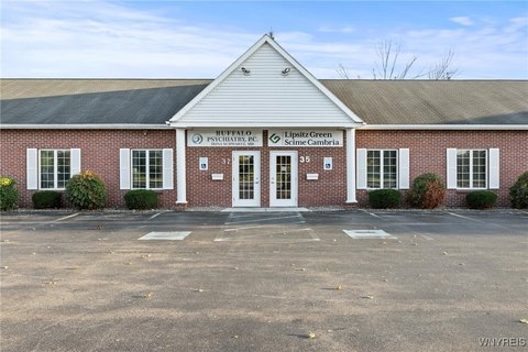 Updated Condominium on Maple Road