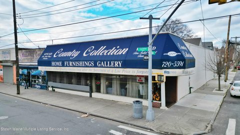 Staten Island Storefront with Parking