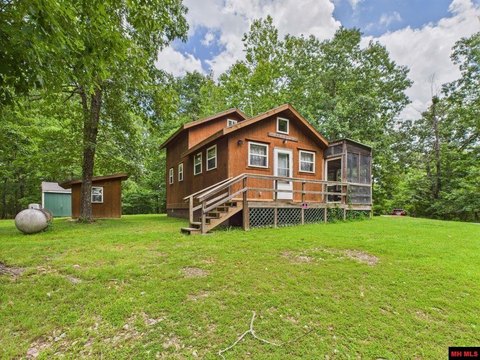 Off-Grid Cabins Near Buffalo River