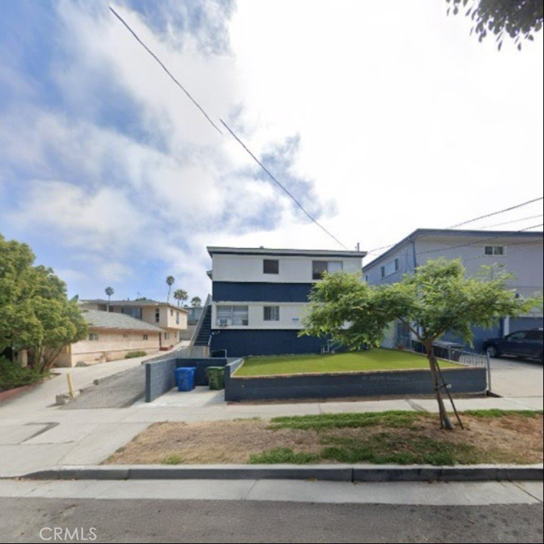 Santa Monica Apartment Building