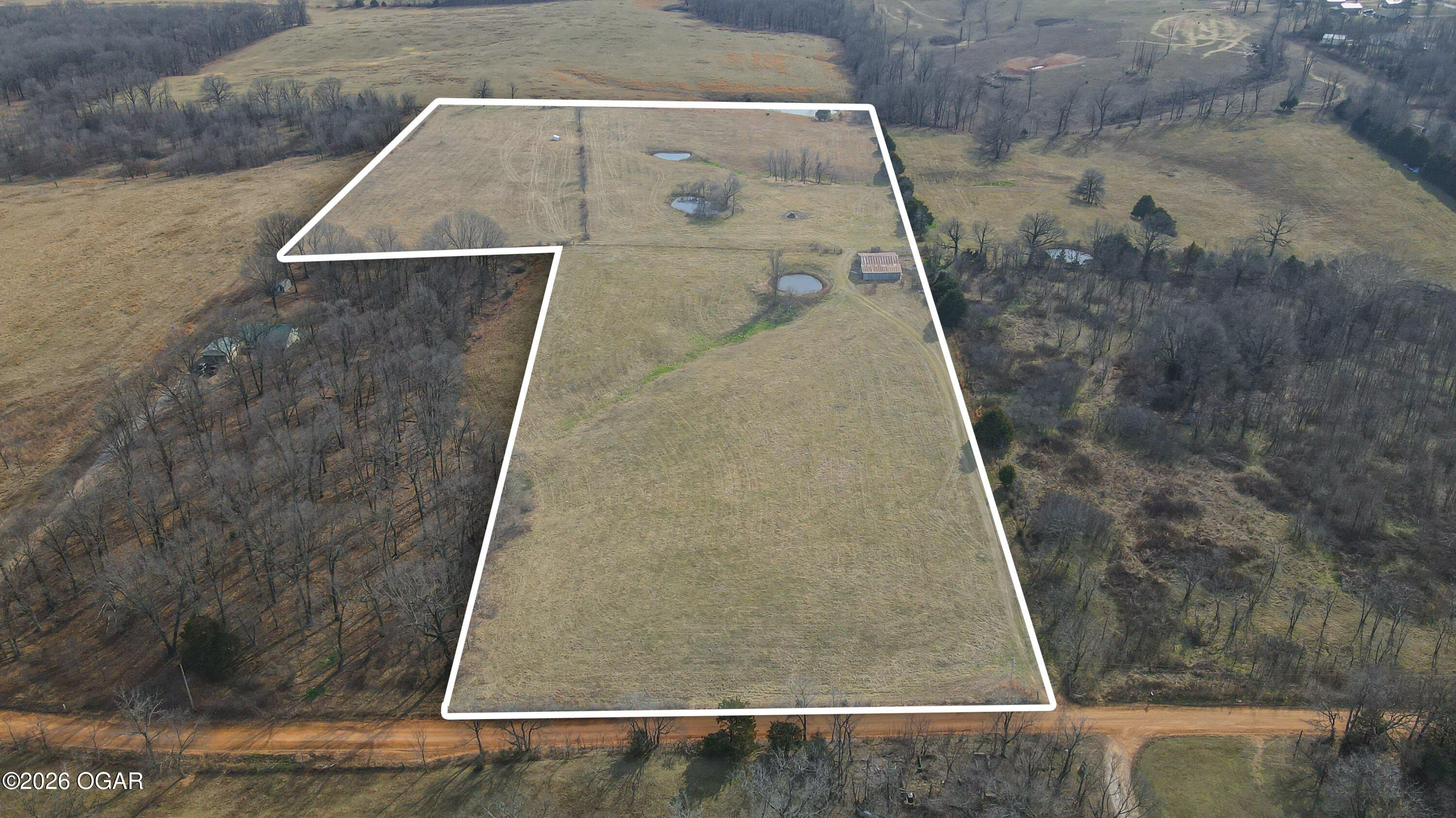 16 Acres in Anderson, MO