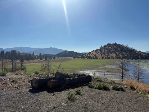 Land, Weed, CA