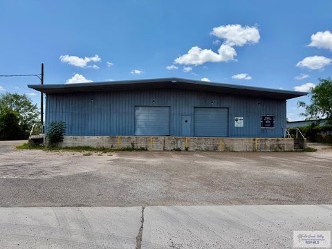 Warehouse with Multiple Loading Docks