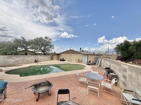 Ranch Triplex With Pool Area