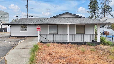 Versatile Commercial Property with Living Space