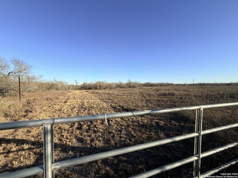 Land, Pleasanton, TX