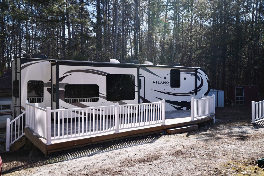 RV Living with Guest House