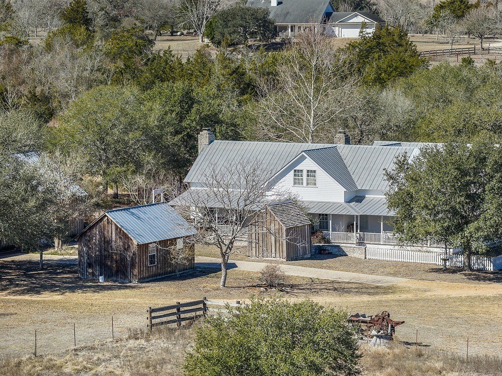 Round Top Ranch with Farmhouse