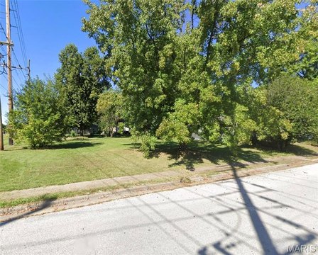 Oversized Corner Lot in Granite
