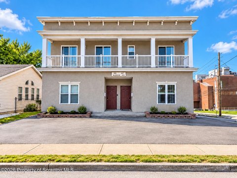 4-Unit Apartment Building