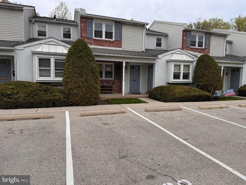 Fully Leased Multi-Tenant Office