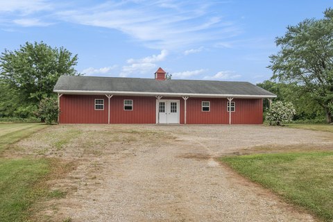 Versatile Bangor Property on M-43