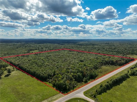 Diverse Wooded Land with Hunting Features