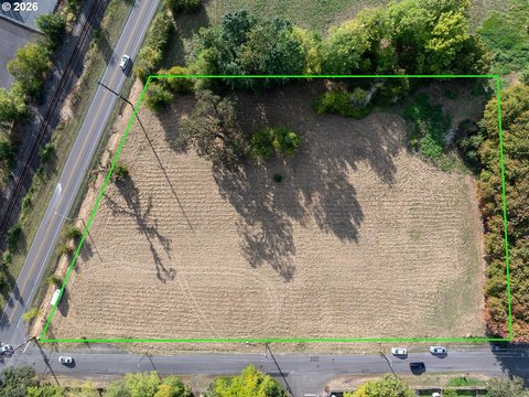 Land, Milwaukie, OR