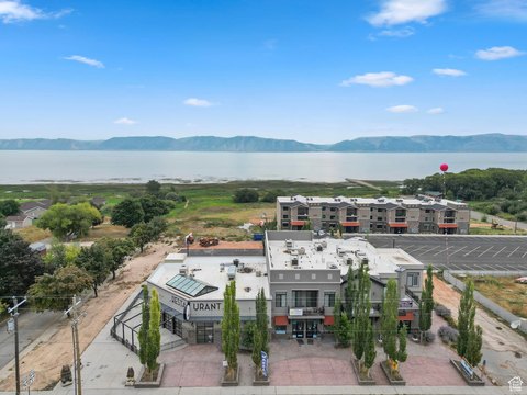 Commercial Space on Bear Lake Blvd